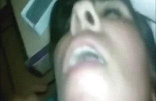 XXX Den por sex film unge mannen stod framför sin pojkvän med en annan person