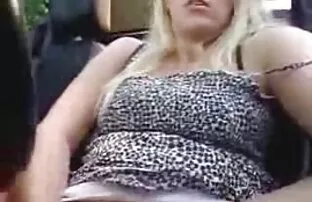 XXX Ingen speciell svårighet, brutal pornofilm ordna en kvinna med sin bebis