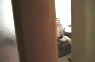 XXX En kvinna privat sexfilm bestämde sig för att underhålla med fitta