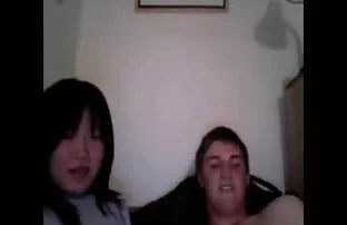 XXX Ryska chick massage har video sex filme på bordet