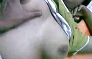 XXX Mamma tatuering gör lesbiska sexfilmer avsugning