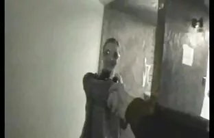 XXX Hon gled en dum röv upp hennes röv sexfilm trekant