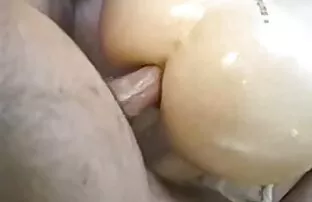 XXX Hon planterade en kuk erotic pornofilm och körde den på ett enkelt sätt