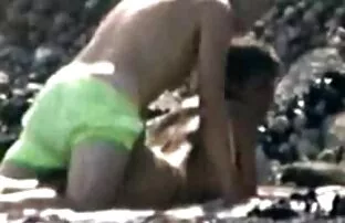 XXX Flickan ger Avsugning för porrfilmer på svenska vänner