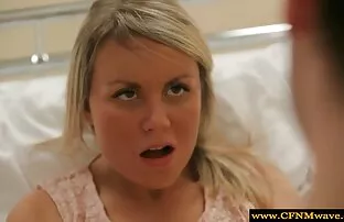 XXX Denna flicka var framför hennes pojkvän gratis porrfilm gruppsex röv